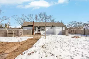 114 Monroe Dr, Mastic Beach, NY 11951 - Photo 9