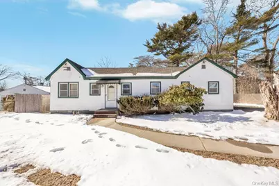 114 Monroe Drive, Mastic Beach, NY 11951 - Photo 3