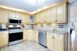 178 Carlton Terrace, Garden City, NY 11530 - Photo 9