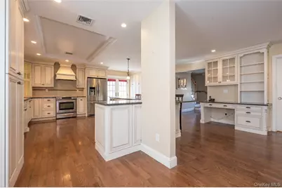 2854 Clarendon Road, Oceanside, NY 11572 - Photo 9