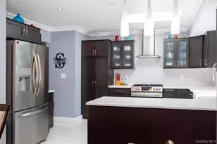 1 N Amundsen Ln, Airmont, NY 10901 - Photo 7