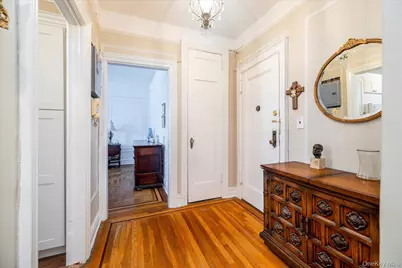 12 Hamilton Place #B6, Garden City, NY 11530 - Photo 5