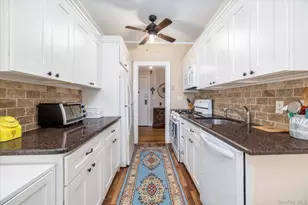 12 Hamilton Pl, Garden City, NY 11530 - Photo 9