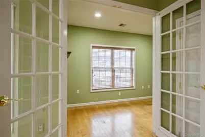 92 Pond View, Port Washington, NY 11050 - Photo 9