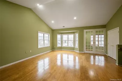 92 Pond View, Port Washington, NY 11050 - Photo 7