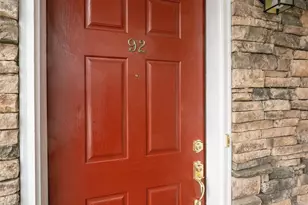 92 Pond View, Port Washington, NY 11050 - Photo 3