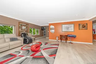 28 Riverside Ave, Amityville, NY 11701 - Photo 9