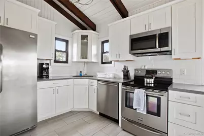 26 Duneway Avenue, Seaview, NY 11770 - Photo 3