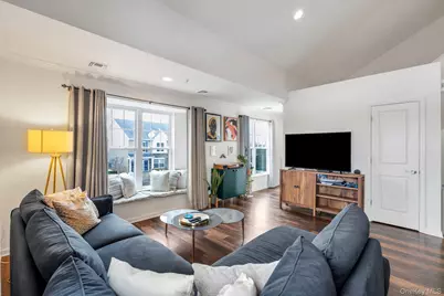 96 Somerton Avenue, Central Islip, NY 11722 - Photo 5