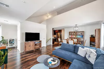 96 Somerton Avenue, Central Islip, NY 11722 - Photo 7