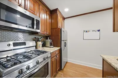 4784 Boston Post Road #B45, Pelham, NY 10803 - Photo 7