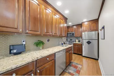 4784 Boston Post Road #B45, Pelham, NY 10803 - Photo 5