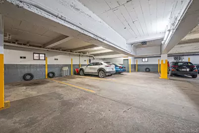 1 Town House Place #3H, Great Neck, NY 11021 - Photo 11