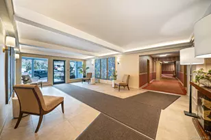 1 Town House Pl, Great Neck, NY 11021 - Photo 9