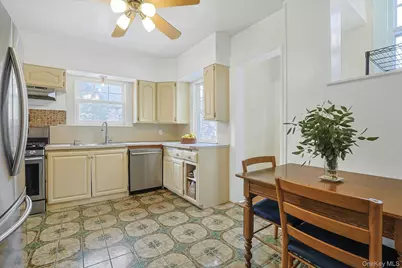 22 Dearborn Street, New Rochelle, NY 10801 - Photo 15