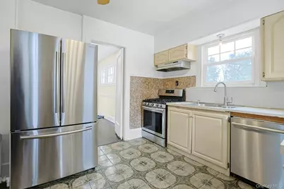 22 Dearborn Street, New Rochelle, NY 10801 - Photo 17