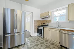 22 Dearborn St, New Rochelle, NY 10801 - Photo 17