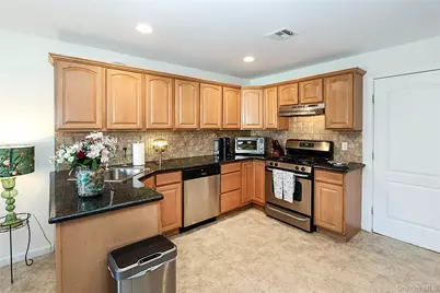 54 Landing Road, Glen Cove, NY 11542 - Photo 13