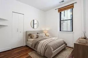 21-28 35th St, Astoria, NY 11105 - Photo 9