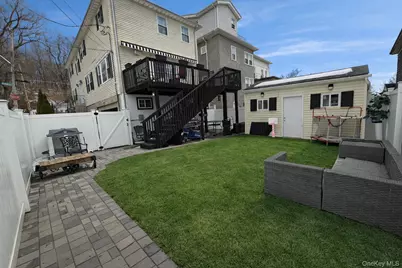 141 Burhans Avenue, Yonkers, NY 10701 - Photo 33