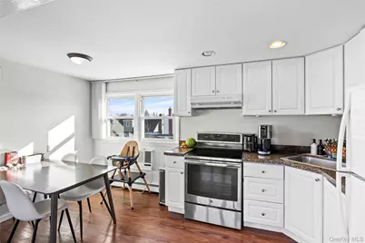 272 N Delaware Avenue, Massapequa, NY 11758 - Photo 9