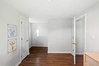 272 N Delaware Avenue, Massapequa, NY 11758 - Photo 17