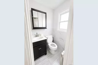 15531 Bayview Avenue, Rosedale, NY 11422 - Photo 3