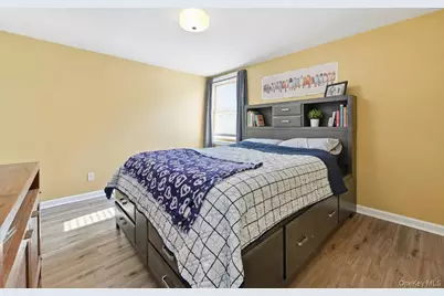 36 Woodlawn Avenue, Selden, NY 11784 - Photo 7