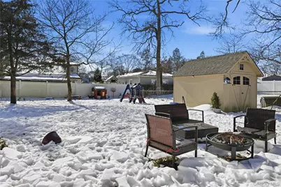 36 Woodlawn Avenue, Selden, NY 11784 - Photo 13