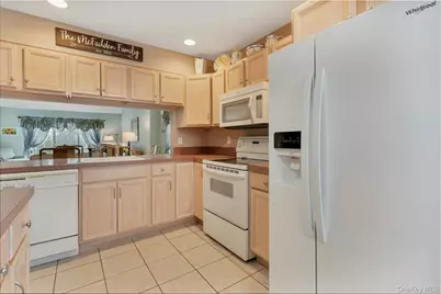 1 Joyce's Way #1, Bay Shore, NY 11706 - Photo 7