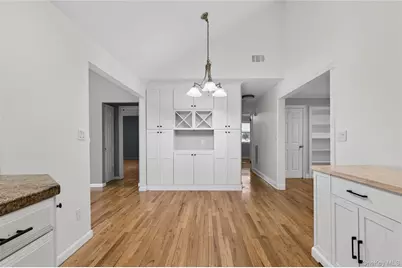 535 Brooklyn Boulevard, Brightwaters, NY 11718 - Photo 17