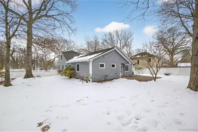 535 Brooklyn Boulevard, Brightwaters, NY 11718 - Photo 35