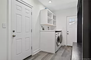 535 Brooklyn Blvd, Brightwaters, NY 11718 - Photo 9