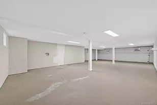 535 Brooklyn Blvd, Brightwaters, NY 11718 - Photo 33