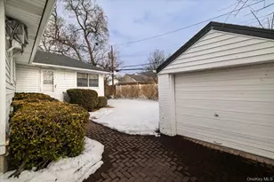 36 Wellsboro Rd, Valley Stream, NY 11580 - Photo 15