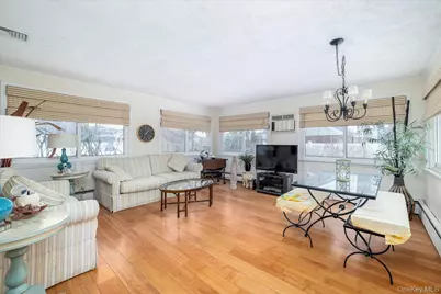 36 Wellsboro Road, Valley Stream, NY 11580 - Photo 9