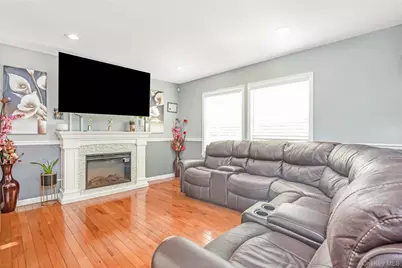 128 Park Avenue, Roosevelt, NY 11575 - Photo 7