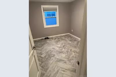 164 W Nicholai Street, Hicksville, NY 11801 - Photo 5