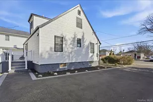 7 E Lakeland St, Bay Shore, NY 11706 - Photo 7