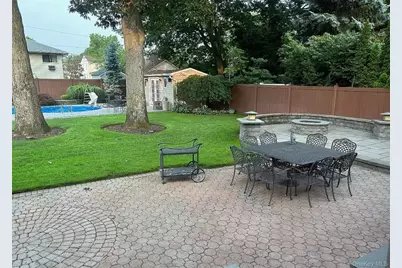 396 Chestnut Avenue, East Meadow, NY 11554 - Photo 21