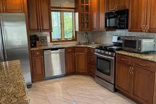 729 S 9th St, Lindenhurst, NY 11757 - Photo 7