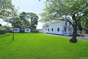 7600 Main Rd, East Marion, NY 11939 - Photo 3