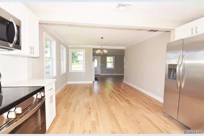 7600 Main Road, East Marion, NY 11939 - Photo 17