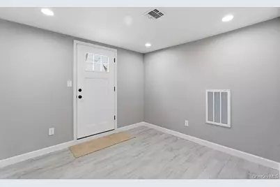 149 Delaware Avenue, Bay Shore, NY 11706 - Photo 17