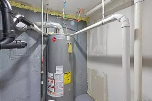 149 Delaware Ave, Bay Shore, NY 11706 - Photo 19