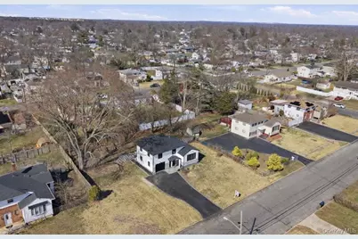 149 Delaware Avenue, Bay Shore, NY 11706 - Photo 3