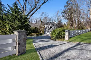 39 Barkers Point Rd, Sands Point, NY 11050 - Photo 31