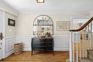 39 Barkers Point Rd, Sands Point, NY 11050 - Photo 3