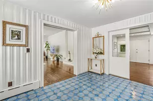 19 Frost Creek Dr, Locust Valley, NY 11560 - Photo 5