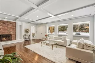 19 Frost Creek Dr, Locust Valley, NY 11560 - Photo 11